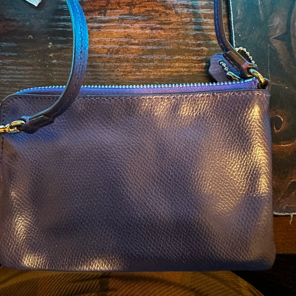 Coach wristlet - Picture 6 of 7